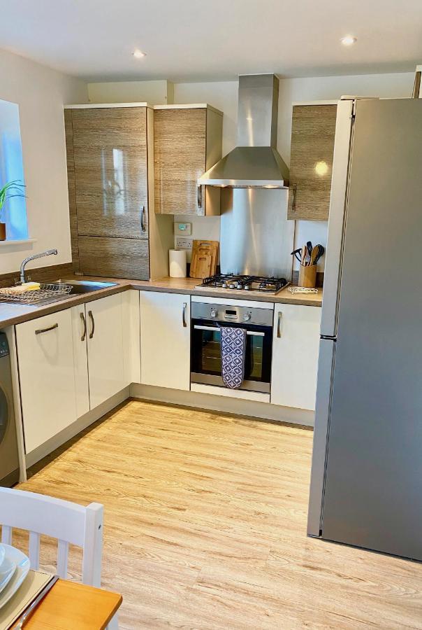 Lovely 2 Bedroom, 2 Bathroom House With Parking. Plymouth Dış mekan fotoğraf