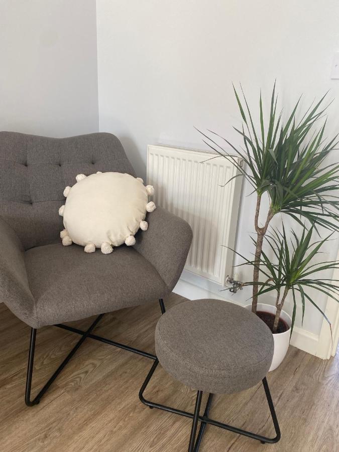 Lovely 2 Bedroom, 2 Bathroom House With Parking. Plymouth Dış mekan fotoğraf