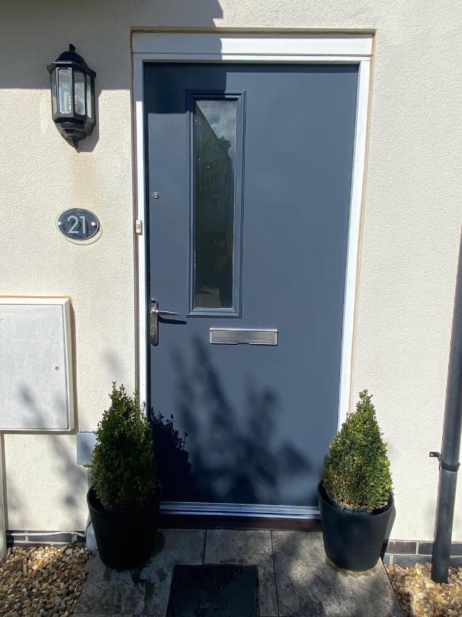 Lovely 2 Bedroom, 2 Bathroom House With Parking. Plymouth Dış mekan fotoğraf