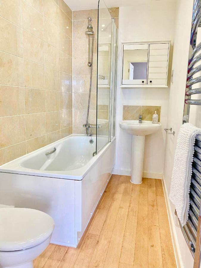 Lovely 2 Bedroom, 2 Bathroom House With Parking. Plymouth Dış mekan fotoğraf