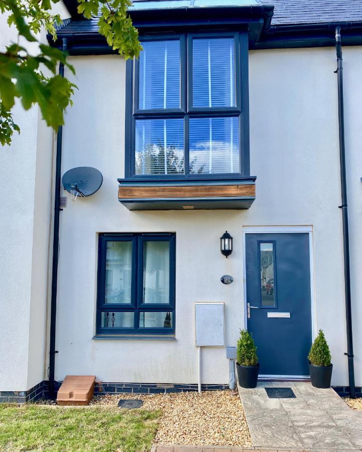 Lovely 2 Bedroom, 2 Bathroom House With Parking. Plymouth Dış mekan fotoğraf