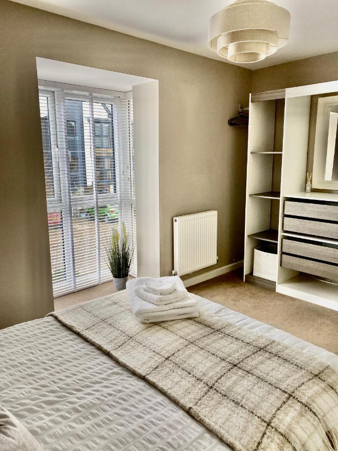 Lovely 2 Bedroom, 2 Bathroom House With Parking. Plymouth Dış mekan fotoğraf
